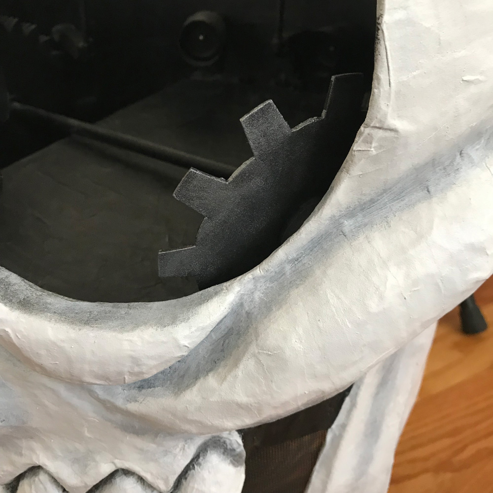Animated skull mask - fake gears inside