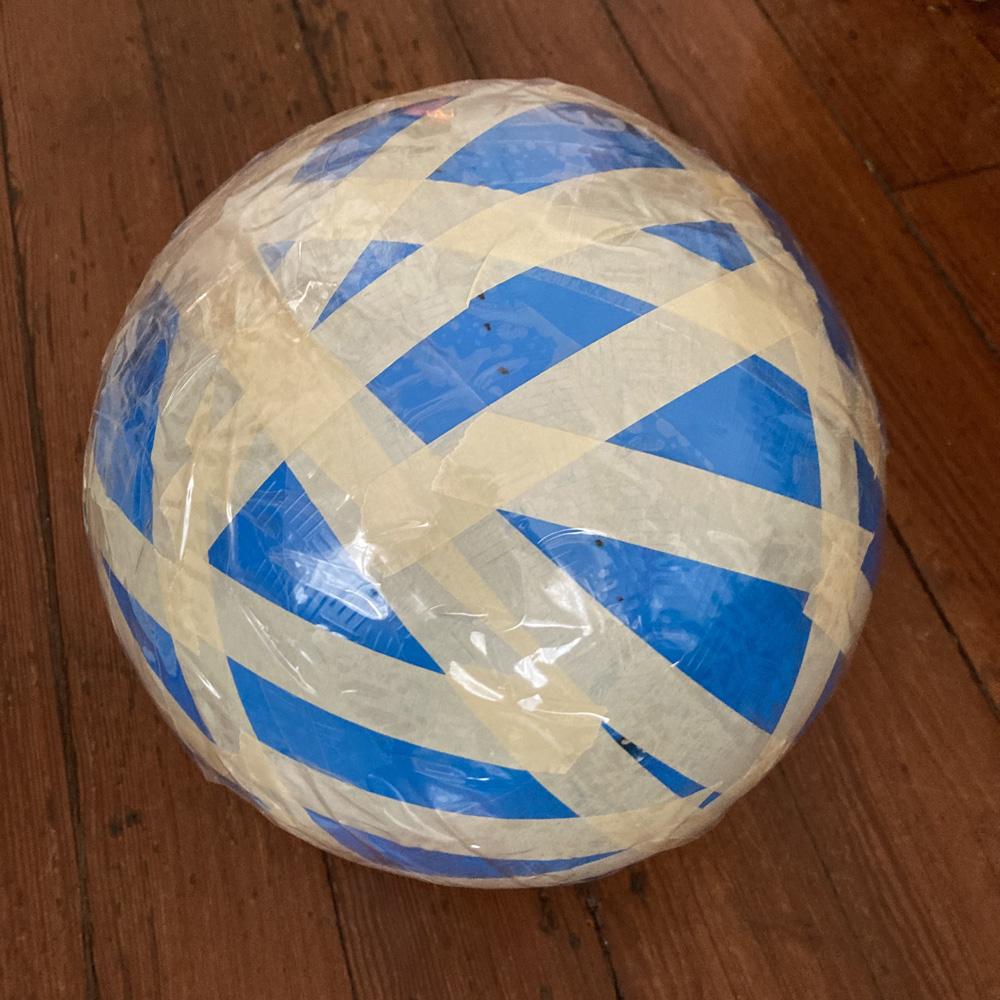Pro wrestler skeleton costume - inflatable ball
