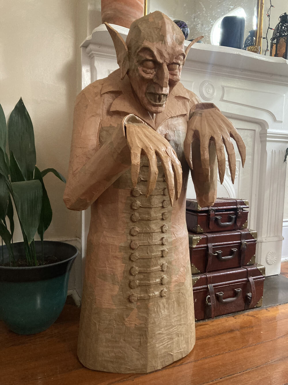 DIY Count Orlok statue - adding buttons and hands
