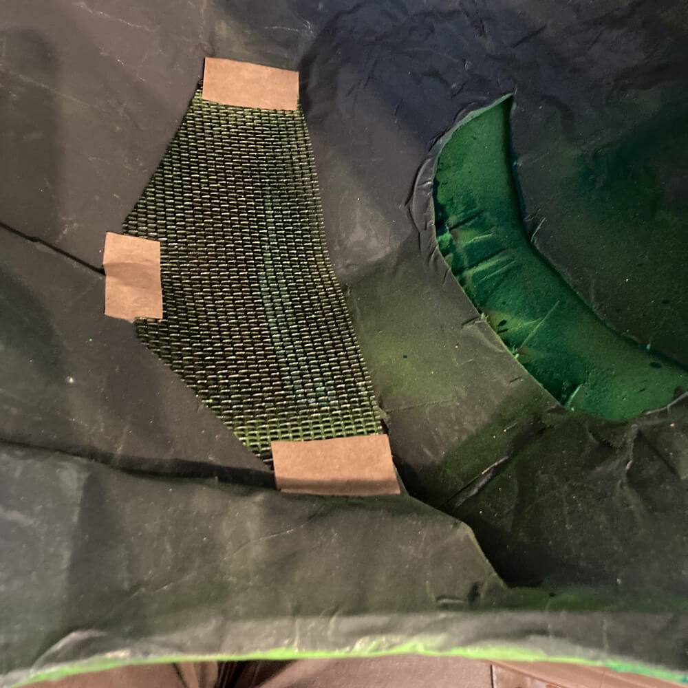 Gluing the screen into the mask