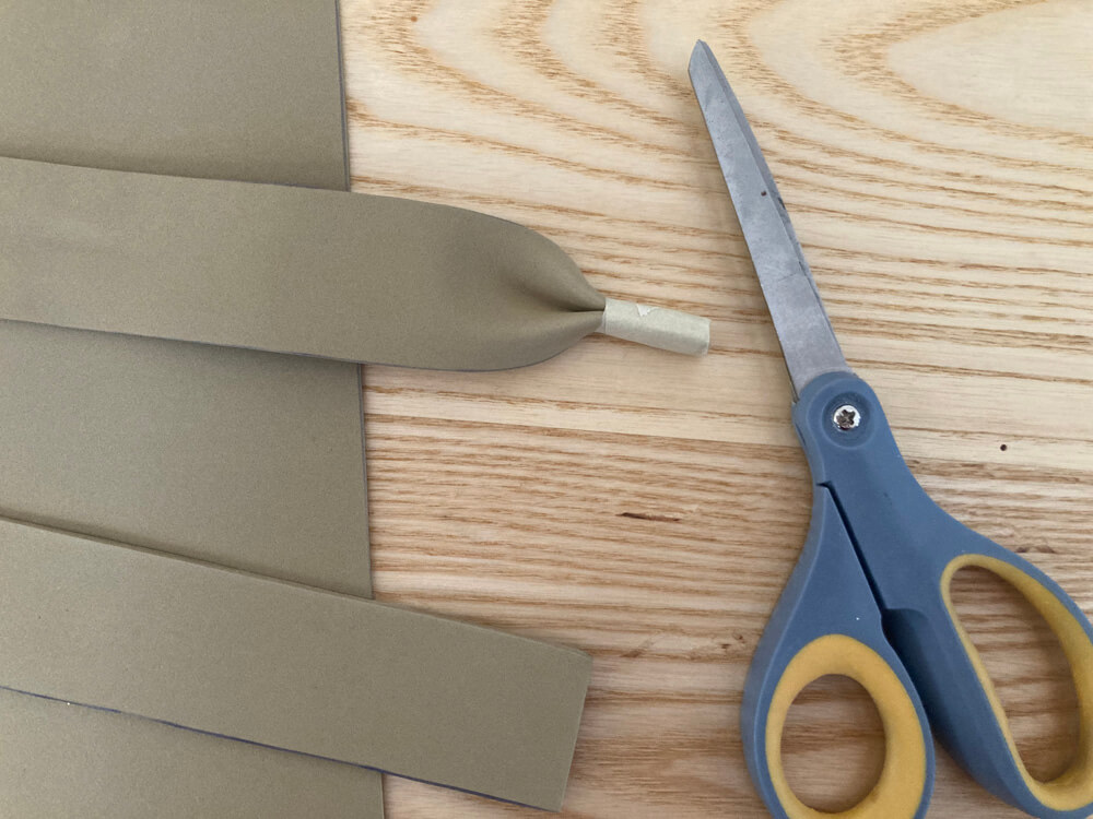 Cryptique bat standard - craft foam for the bow