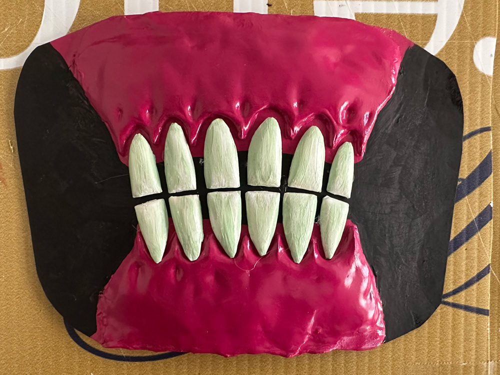 The painted and assembled teeth and gums