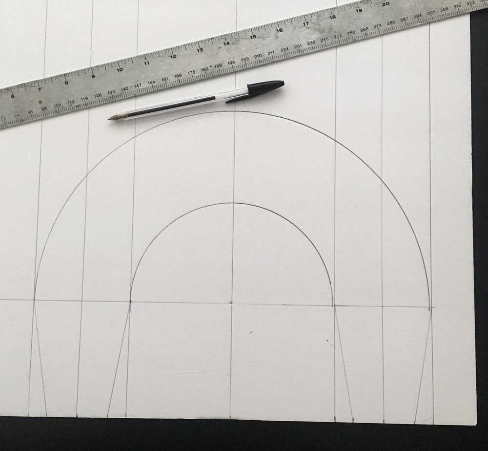 Giant candy cane decorations - drawing the curve on foam board