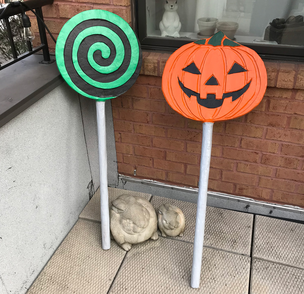 Paper mache Halloween lollipop decorations - finished