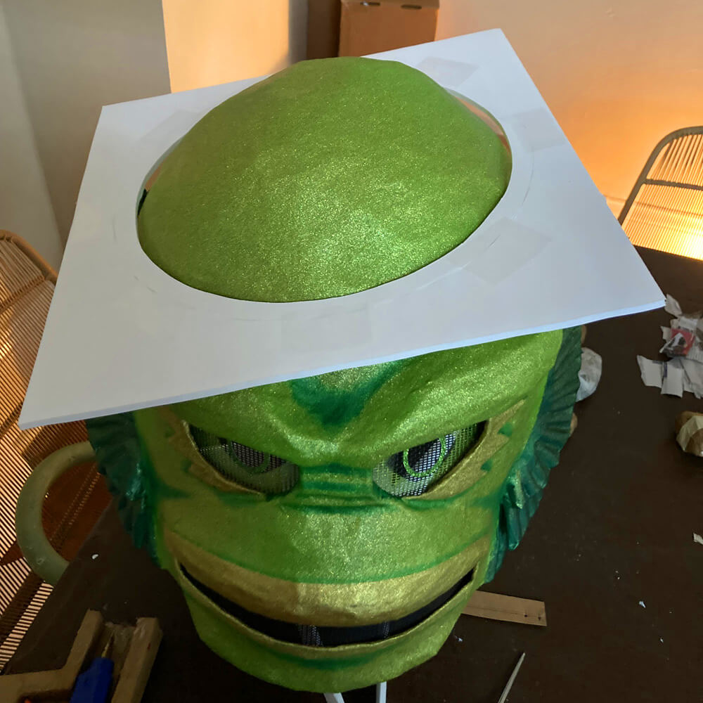 Measuring the circle shape to fit the head