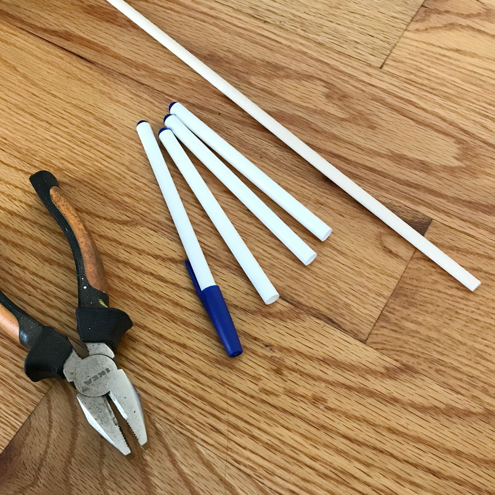 Making working gears out of foam - plastic pens